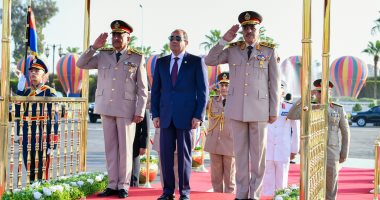 الرئيس السيسى يزور النصب التذكارى لشهداء القوات المسلحة وقبرى ناصر والسادات