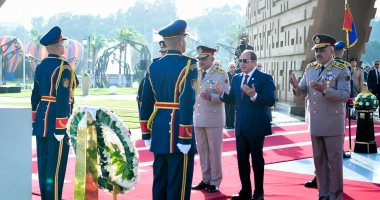 الرئيس السيسى يزور النصب التذكارى لشهداء القوات المسلحة وقبرى ناصر والسادات