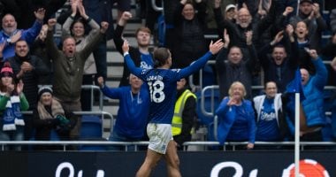 إيفرتون يحرم كريستال بالاس من وصافة ترتيب الدورى الإنجليزى بفوز +90