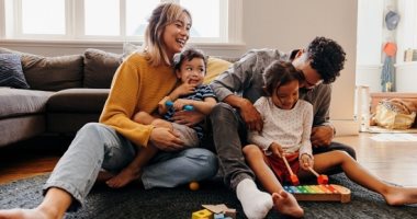 4 طرق لبناء الثقة مع طفلك.. شجعه على التجارب وامنحه مساحة آمنة