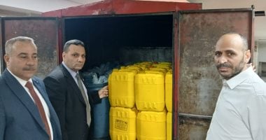 ضبط سيارة نصف نقل محملة بزيوت طعام مجهولة المصدر بالإسكندرية