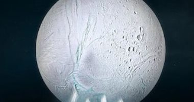 اكتشاف جزيئات عضوية معقدة فى قمر زحل “إنسيلادوس” تعزز احتمالية وجود حياة