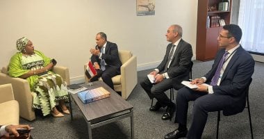 بدر عبد العاطى يلتقى وزيرة التعليم فى ليبيريا على هامش اجتماعات اليونسكو