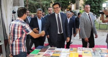 وزير الثقافة يفتتح معرض الزمالك الأول للكتاب بالمركز القومى للمسرح