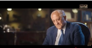 المستكاوى يبكى على الوثائقية: لما عبرنا القناة نزلنا الشارع ورددنا هتاف تحيا مصر