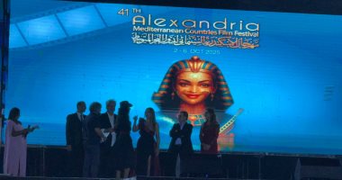 المنبر يحصد جائزة أفضل فيلم روائي طويل في مهرجان الإسكندرية السينمائي