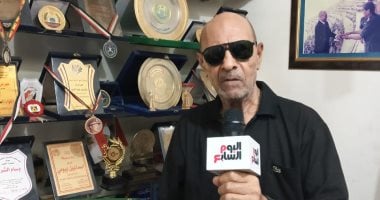 عيد النصر يا رجال يُحق للأبطال.. البطل إسماعيل بيومى: الرئيس السادات زارنى وكرمنى واطلق عليه لقب قاهر خط بارليف وحصلت على نوط الشجاعة.. واستكملت علاجى فى يوغسلافيا.. ويؤكد: مصر كبيرة وستظل منصورة بإذن الله..صور