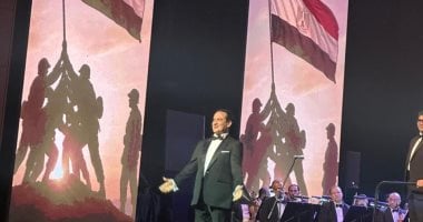 محمد ثروت يقدم أجمل أغانيه الوطنية في حفل انتصارات أكتوبر بدار الأوبرا