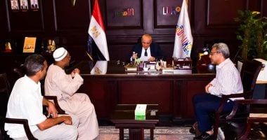 محافظ الأقصر يوجه بسرعة تنفيذ طريق يربط قرية الزناقطة بالمباني الحكومية