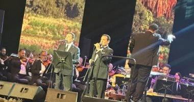 محمد ثروت وهاني شاكر يغنيان ديو "بلدي" بدار الأوبرا بعد 40 عاما من تقديمها