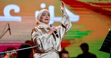 عايدة الأيوبي تشعل حفل ختام مخرجان هي الفنون بالجامعة الأمريكية.. صور