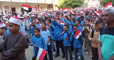 بأعلام مصر.. طلاب الأزهر بالأقصر يحتفلون بالذكرى 52 لنصر أكتوبر.. صور