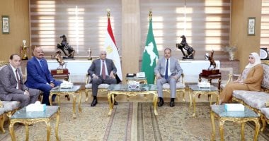 محافظ الشرقية يستقبل نائب مساعد وزير الخارجية لبحث زيادة مكاتب خدمة المواطنين