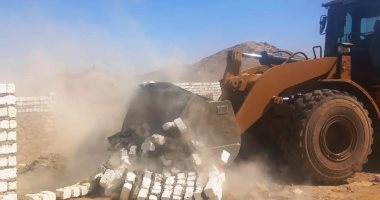 إزالة 68 حالة تعد على أراضى أملاك الدولة بمساحة 28 ألف م² بأسوان