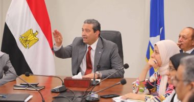 محافظ دمياط يناقش مخططات مشروعى تطوير كورنيش البحر واللسان برأس البر