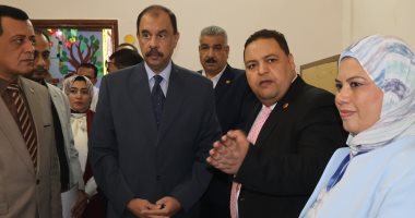 محافظ سوهاج يتفقد مبادرة الكشف عن أمراض سوء التغذية لطلاب المرحلة الابتدائية