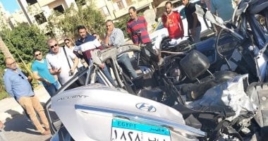 إصابة 4 أشخاص فى حادث تصادم سيارتين على الطريق الزراعى بالبحيرة