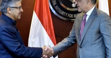 استثمارات باكستانية مرتقبة في قطاعات الأدوية والملابس الجاهزة