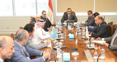 وزير الإسكان يبحث مع رئيس المنظمة العربية للسياحة تعزيز التعاون