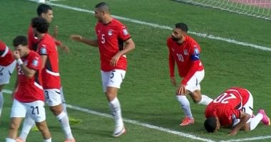 منتخب مصر يتقدم على جيبوتى بهدفي صلاح وعادل بعد مرور 30 دقيقة