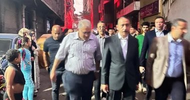السيطرة على حريق اندلع داخل مخزن قطع غيار سيارات فى السلام.. صور