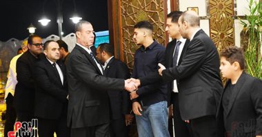 حضور دبلوماسي وشعبي كبير في عزاء الدكتور أحمد عمر هاشم بمسجد الشرطة