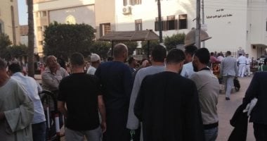 تزاحم بين راغبى الترشح لانتخابات النواب أمام محكمة شبين بالمنوفية