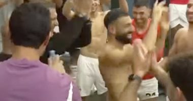محمد صلاح يرقص فرحا بصعود المنتخب الوطنى لكأس العالم.. فيديو