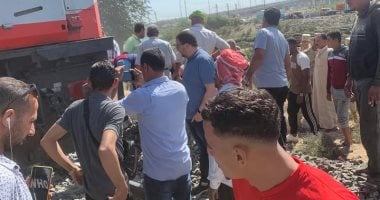 توقف قطار بورسعيد – القاهرة بمحطة القطاوية بعد ترك شاب دراجته على القضبان
