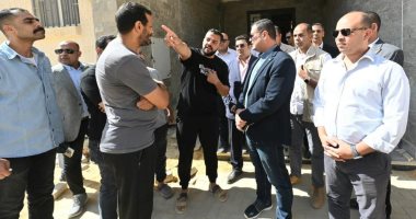 وزير الإسكان يواصل جولته بتفقد مشروع سكن مصر ومحطة رفع صرف صحى