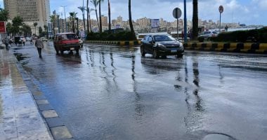 الشتاء قادم.. أمطار غزيرة تضرب الإسكندرية الآن.. فيديو وصور