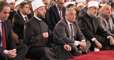 مفتى الجمهورية ووزير الأوقاف يؤديان صلاة الجمعة بالإسماعيلية.. فيديو