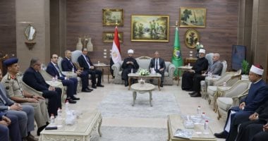 محافظ الإسماعيلية يستقبل وزير الأوقاف ومفتى الجمهورية بمكتبه