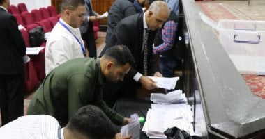 غلق باب التصويت فى انتخابات التجديد النصفى لنقابة الأطباء وبدء عملية الفرز