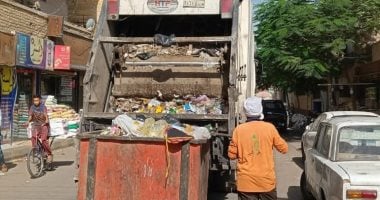رفع 25 طنا من القمامة والأتربة والمخلفات الصلبة بحى غرب سوهاج