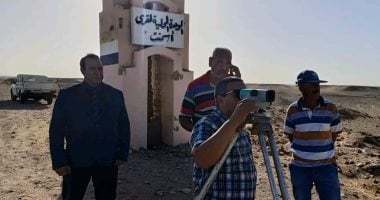 إنهاء أعمال الرفع المساحى لطريق الداخلة – الخارجة بنطاق قرية أسمنت