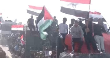قوافل العائدين إلى الشمال ترفع علم مصر