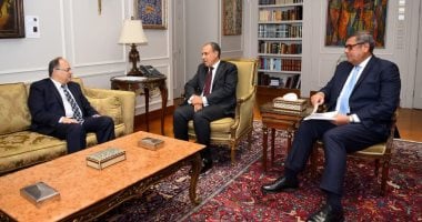 وزير الخارجية يبحث مع رئيس هيئة الدواء آليات تعزيز نفاذ الدواء للأسواق الخارجية