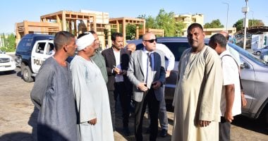 محافظ الأقصر يقوم بجولة مسائية لتفقد عدد من المواقع بمدينة الأقصر