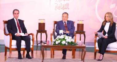 نبيل فهمي يهدى مذكراته لمكتبة التليفزيون خلال صالون ماسبيرو الثقافي (صور)