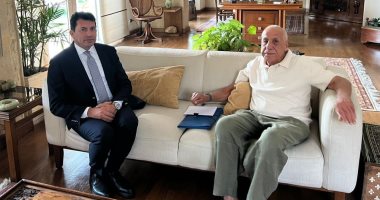 وزير الرياضة يزور حسين لبيب رئيس الزمالك للاطمئنان على صحته