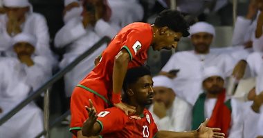 الإمارات ضد عمان.. النيران الصديقة تباغت أصحاب الأرض بهدف فى الشوط الأول