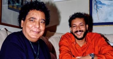 ويجز لـ محمد منير: حققت حلم من أحلامى لما عملت معاك أغنية.. مصر بتعشقك