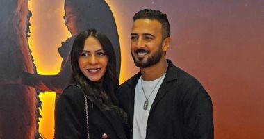 محمد مهران وزوجته فى شهور حملها الأخيرة يحضران عرض فيلم أوسكار عودة الماموث