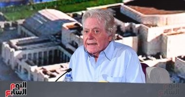 حسين فهمى: رئيس جهاز الرقابة ساعدنا فى عرض الأفلام من مختلف الثقافات