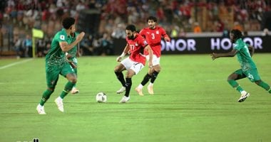 30 دقيقة.. منتخب مصر يحافظ على تقدمه أمام غينيا بيساو بهدف حمدى.. صور