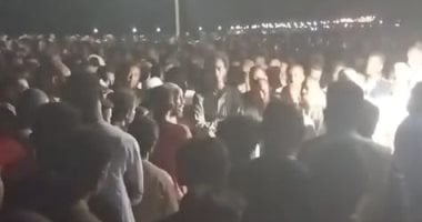 جنازة مهيبة بمدينة القصير لتشييع جثامين أسرة واحدة لقوا مصرعهم فى حادث تصادم
