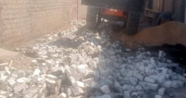 إزالة 17 حالة تعدٍ على الأراضي الزراعية وأملاك الدولة بمدينة إسنا فى الأقصر