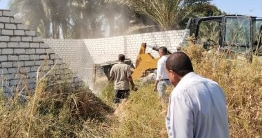 إزالة 9 حالات بناء مخالف خلال حملة مكبرة بمدينة البياضية فى الأقصر