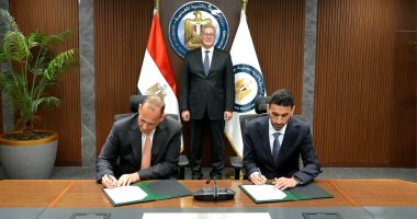 وزير البترول يشهد توقيع عقد أعمال الحفر بين بي بي وفالاريس لـ5 آبار للغاز 